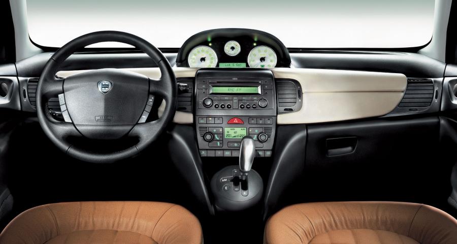  Lancia Ypsilon Unique Edition 2003 года  (фото 13 из 40)